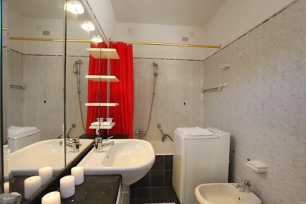 Apartment Varenna Vele Italy
