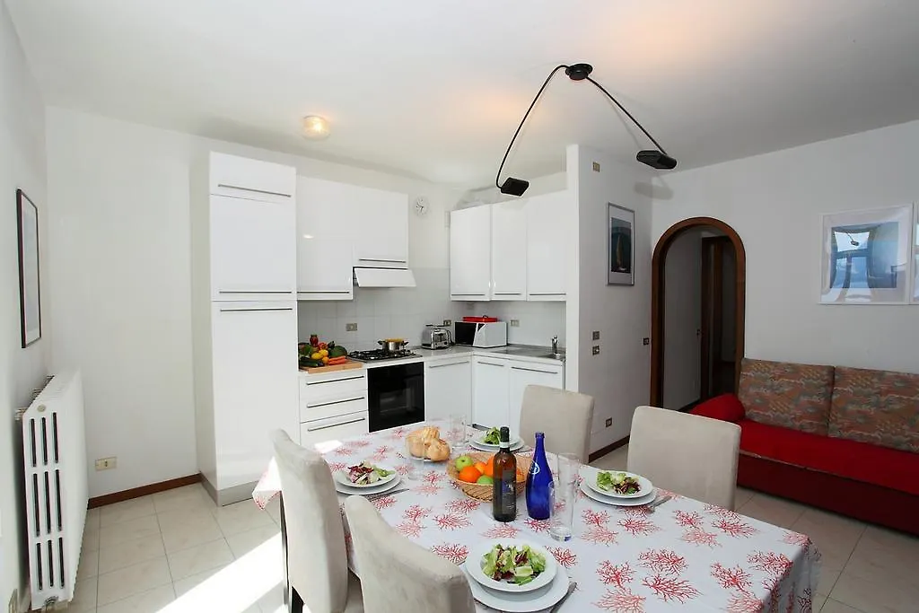 Apartment Varenna Vele